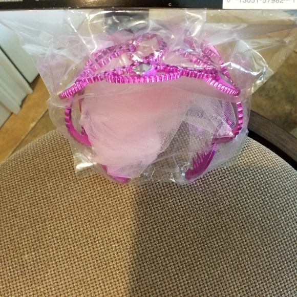 Bachelorette Party Bride Pink Tiara w Veil. - Picture 6 of 7